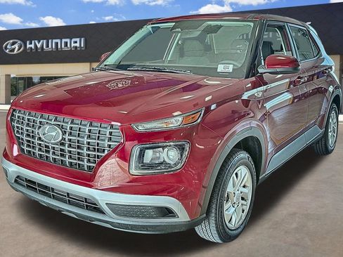 Used 2025 Hyundai Venue SE FWD image 1