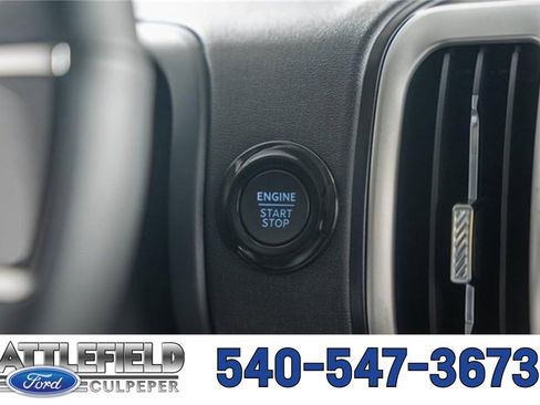 New 2025 Ford Expedition Active image 30