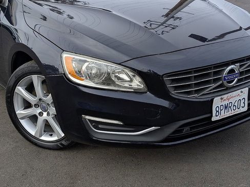 Used 2017 Volvo V60 T5 Premier w/ Convenience Package image 4