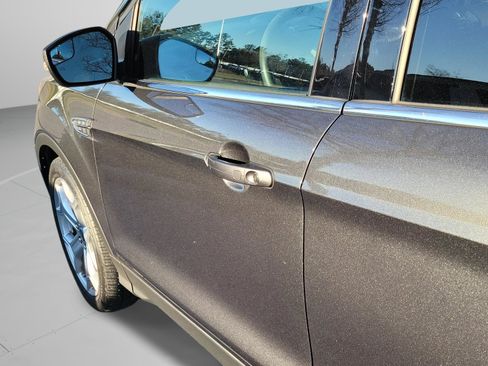 Used 2019 Ford Escape Titanium image 19