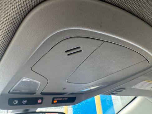 Used 2018 Chevrolet Impala LT image 24