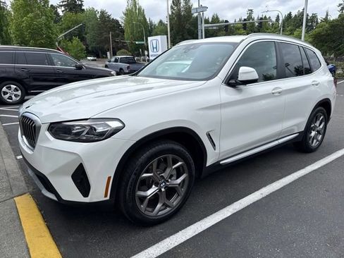 Used 2024 BMW X3 xDrive30i AWD/4WD image 2