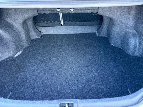 Used 2012 Toyota Camry LE image 19