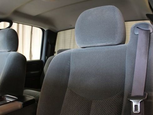 Used 2004 Chevrolet Silverado 2500 LS w/ Heavy-Duty Power Package image 18