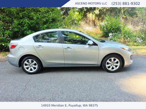 Used 2013 MAZDA MAZDA3 i Sport FWD image 6