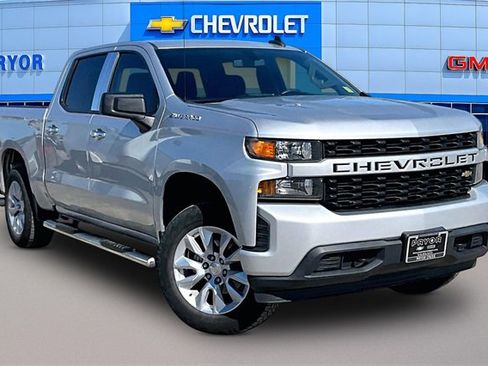 Used 2020 Chevrolet Silverado 1500 Custom w/ Custom Value Package image 1