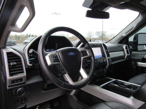 Used 2020 Ford F350 Lariat image 12