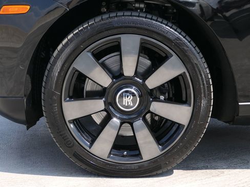 Used 2022 Rolls-Royce Cullinan image 11