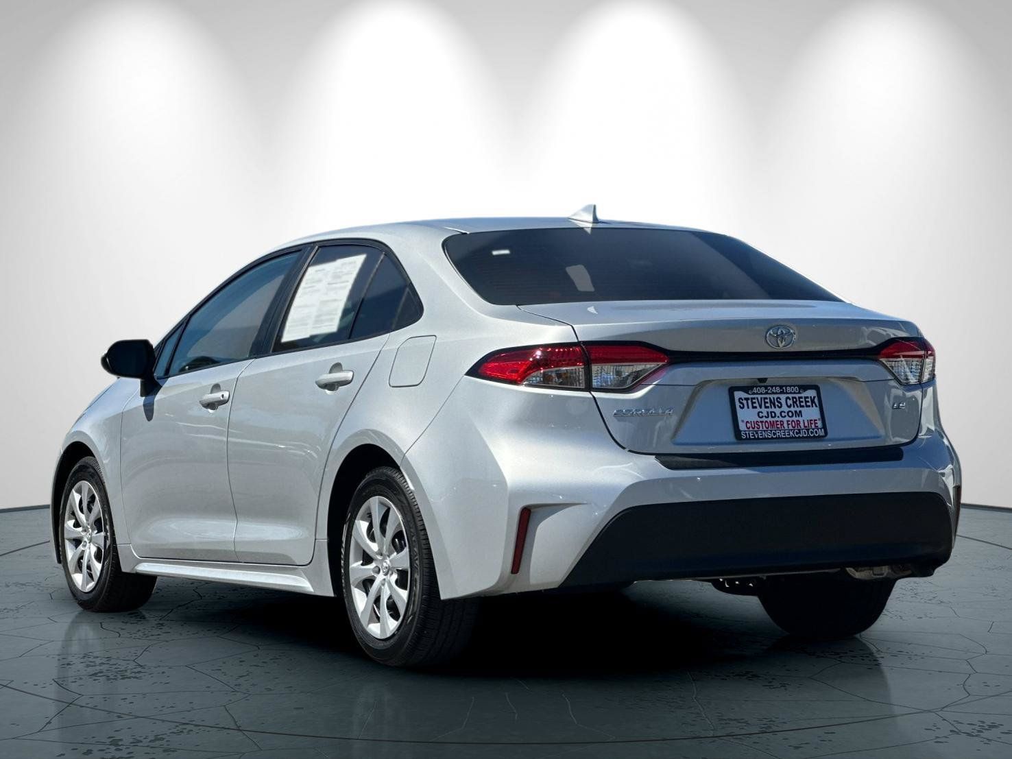 Used 2024 Toyota Corolla LE FWD image 6