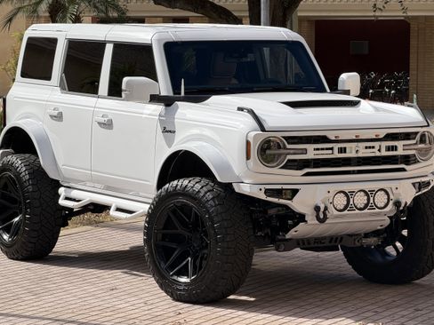 Used 2025 Ford Bronco Outer Banks AWD/4WD image 12
