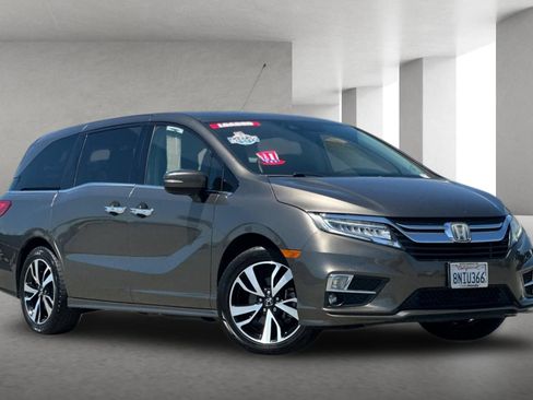 Used 2019 Honda Odyssey Elite image 2
