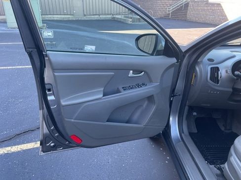 Used 2016 Kia Sportage LX image 17