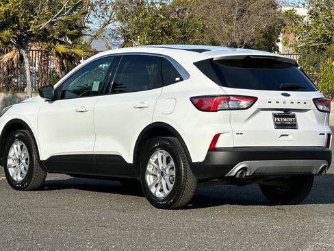 Used 2022 Ford Escape SE image 5