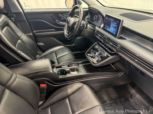 Used 2021 Lincoln Corsair AWD w/ Equipment Group 101A image 26