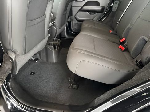 Used 2021 Jeep Wrangler Unlimited Sahara w/ Uconnect 4C Nav & Sound Group AWD/4WD image 21
