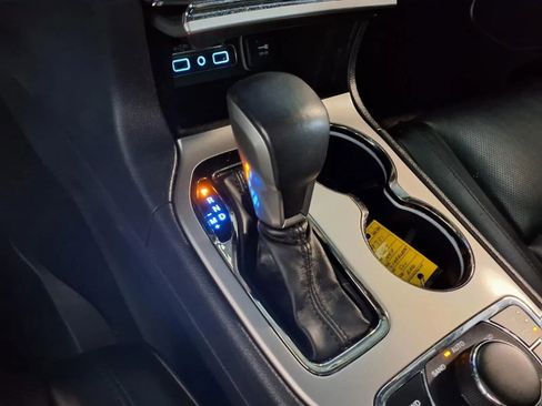 Used 2019 Jeep Grand Cherokee High Altitude AWD/4WD image 25