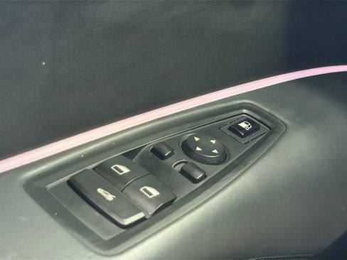 Used 2015 BMW i8 image 30