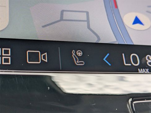 Certified 2025 Volvo XC90 B6 Plus image 26