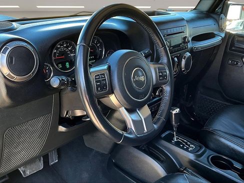 Used 2018 Jeep Wrangler Unlimited Sahara image 17