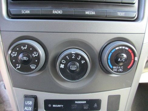 Used 2012 Toyota Corolla LE image 18