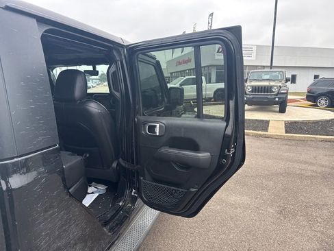 Used 2020 Jeep Gladiator Overland w/ Popular Equipment Package image 13