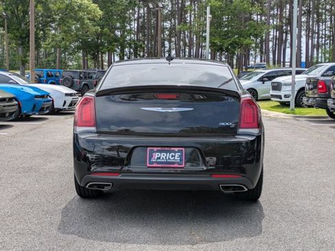 Used 2020 Chrysler 300 S RWD image 7
