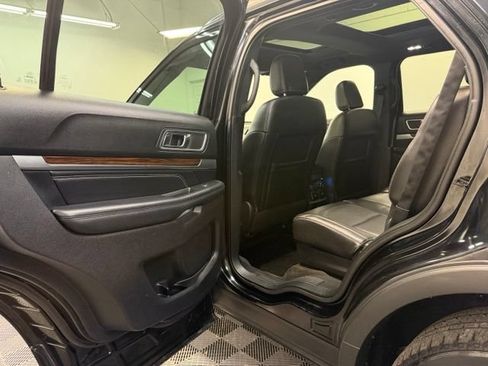 Used 2018 Ford Explorer Limited w/ Equipment Group 301A AWD/4WD image 33