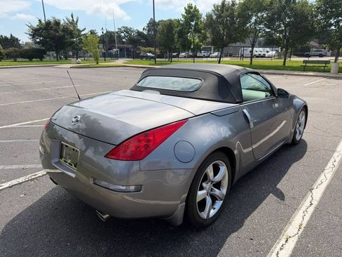 Used 2008 Nissan 350Z Touring RWD image 23
