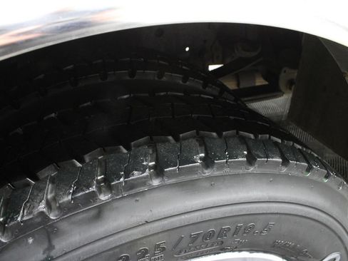 Used 2017 Ford F550 4x4 Crew Cab Super Duty w/ XLT Value Package image 37