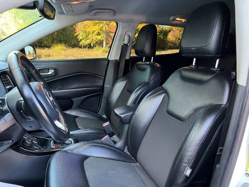 Used 2018 Jeep Compass Latitude image 17