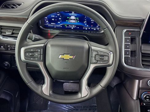 Used 2024 Chevrolet Suburban LT image 35