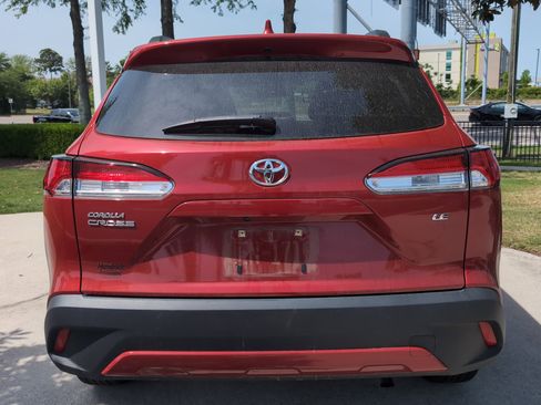 Certified 2022 Toyota Corolla Cross LE FWD image 9