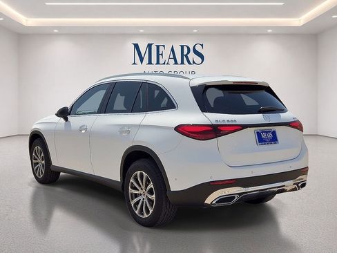 Used 2026 Mercedes-Benz GLC 300 4MATIC image 3