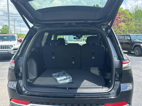 New 2026 Jeep Grand Cherokee Laredo X AWD/4WD image 13