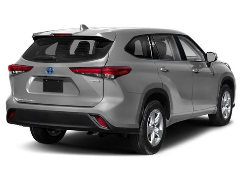 Used 2022 Toyota Highlander LE AWD/4WD image 13