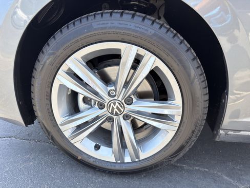 Used 2024 Volkswagen Jetta SE FWD image 37