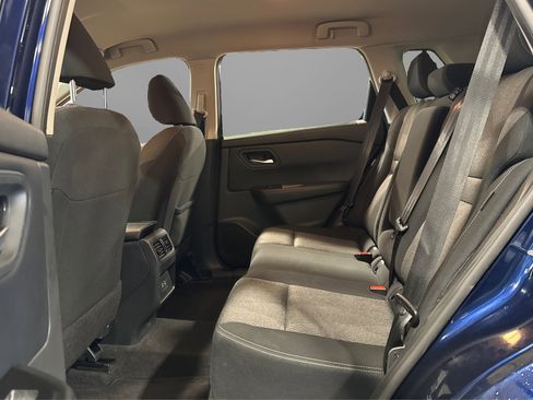 Used 2025 Nissan Rogue SV image 34