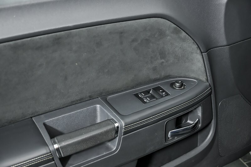 Used 2010 Dodge Challenger SRT8 RWD image 13