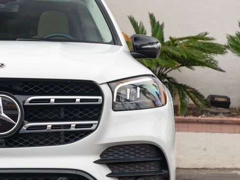 Used 2023 Mercedes-Benz GLS 450 4MATIC image 10