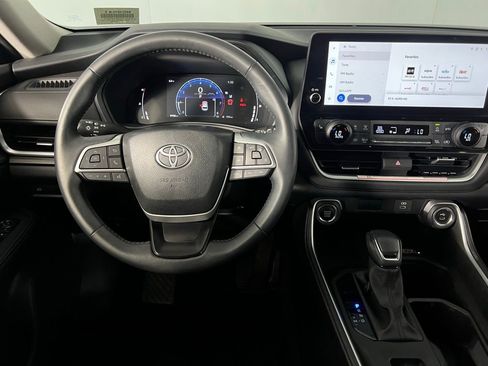 Used 2025 Toyota Grand Highlander FWD image 14