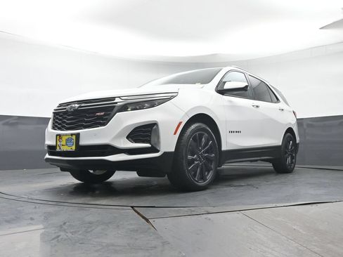 Used 2022 Chevrolet Equinox RS w/ LPO, Cargo Package AWD/4WD image 28