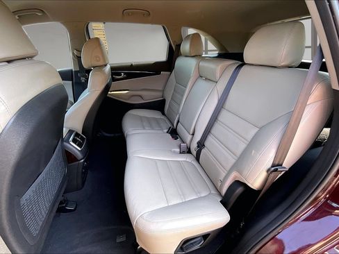 Used 2017 Kia Sorento EX FWD image 22