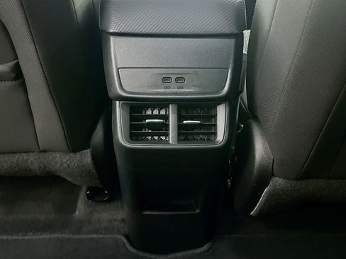 Used 2025 Chevrolet Equinox LT FWD image 28