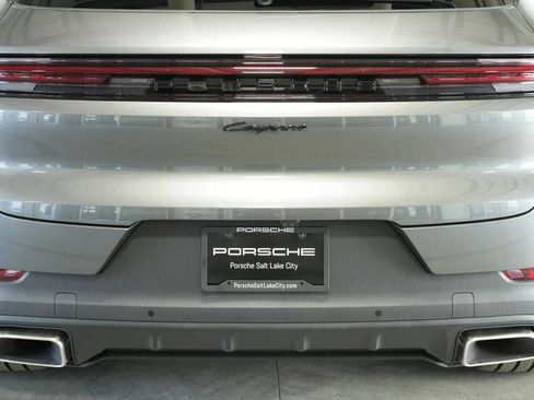 New 2025 Porsche Cayenne E-Hybrid AWD/4WD image 40