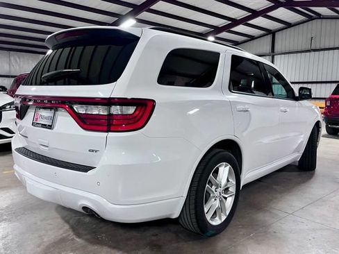 Used 2024 Dodge Durango GT RWD image 3