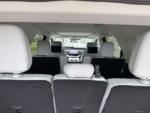 New 2026 Ford Expedition Platinum AWD/4WD image 6