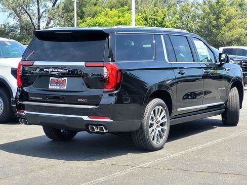 New 2026 GMC Yukon XL Denali w/ Denali Reserve Package AWD/4WD image 4