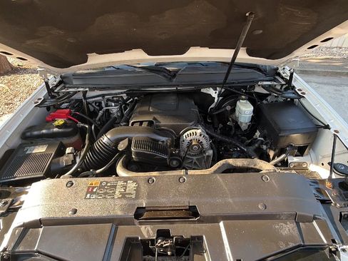 Used 2013 Chevrolet Tahoe LTZ AWD/4WD image 33