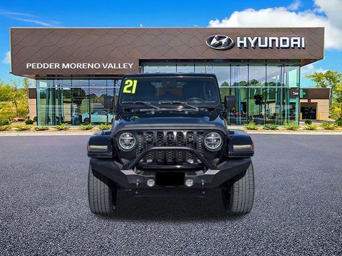 Used 2021 Jeep Wrangler Unlimited Sahara w/ Safety Group image 9