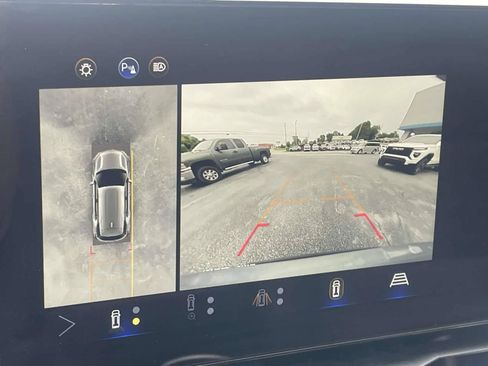 Used 2025 Chevrolet Equinox LT w/ Convenience Package II AWD/4WD image 16